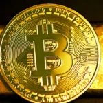 tendencia-de-debasamiento-jpmorgan-alerta-sobre-creciente-interes-por-oro-y-bitcoin-ante-elecciones-y-tensiones-geopoliticas